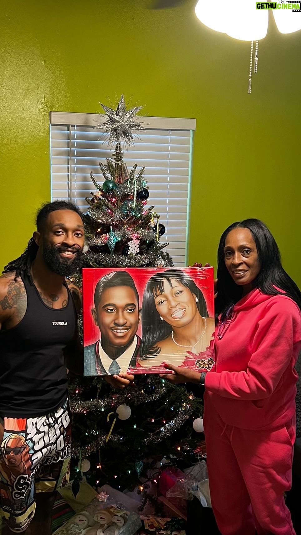 Chris Bey Instagram - Was commissioned to do a portrait of @impactwrestling Pro Wrestler @dashingchrisbey’s late Grandfather for his lovely Mother for Christmas. Glad she loves it brother. 🙏🏽💪🏽 I appreciate the kind words from your Queen 🙌🏽💯 #HappyHolidays . 🎨: @dopeartbykingh #DopeArtByKingH 🎶: “Miss You X A Million”- #ChrisBey @dashingchrisbey . . #commissionedart #timelapseart #dashingchrisbey #missyouxamillion #16x20 #merrychristmas #impactwrestling #tnaimpactwrestling #bulletclub