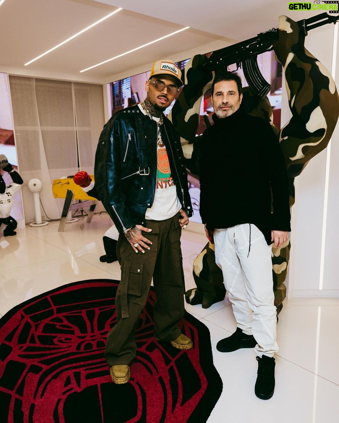 Chris Brown Instagram - @richardorlinski thank you for being so awesome 🙏🏽 talent unmatched and even a greater individual ❤️ thank you @yamnaagb @fullaccessagency for everything. MY SECOND FAMILY❤️
