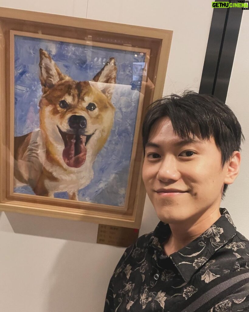 Chris Chiu Instagram - 15歲的畫家把Momo醬畫的超好 已把它帶回家收藏 真心感謝🫶🏼 @momojiang1010
