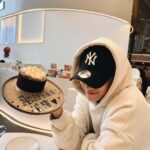 Chris Chiu Instagram – 慵懶的穿搭 配上慵懶的一天！
舒服ㄉㄟˇ司☺️

#懶人穿搭