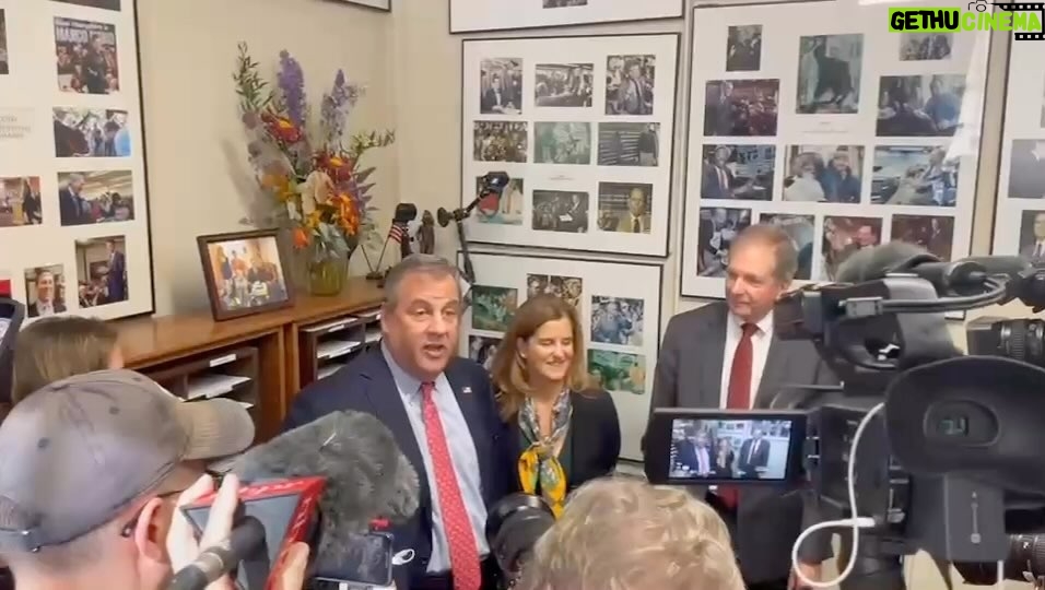 Chris Christie Instagram - In the end, you can’t be everything to everybody. The candidates in this race trying will not be anything for anyone. Elected leaders have to stand their ground and pick their spot. That’s exactly what you’ll get with me as President.