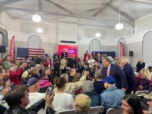 Chris Christie Instagram - We had a packed house in New Hampshire this evening, and I didn’t hold back. 

If you missed it, you can join the team and watch here: https://secure.winred.com/chris-christie-for-president/donate-town-hall