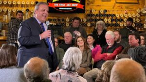 Chris Christie Instagram - Speaking now at a town hall in New Hampshire. Tune in.