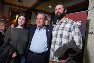 Chris Christie Instagram - Thank you to all who came out across New Hampshire college campuses for some direct answers. You all made Christie on Campus a success. #FITN