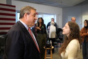 Chris Christie Instagram - Thank you to all who came out across New Hampshire college campuses for some direct answers. You all made Christie on Campus a success. #FITN