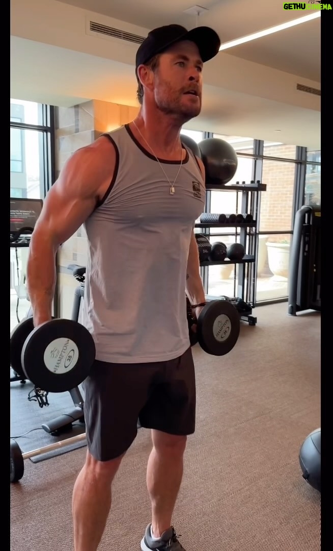 Chris Hemsworth Instagram - I love this type of workout. Being able to cover a lot of bases, explosiveness, strength, stability, speed and hypertrophy helps me feel functional and strong πͺ Workout -ball slam, over head farmers carry, squat/curl/press, kettle bell snatches, tricep extension, under hand bent over row and sprints. Continually moving for around 40 minutes. Thanks @centrfit for the inspiration