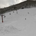 Chris Hemsworth Instagram - My kids continuing to do wild shit that makes me feel incredibly inadequate on the slopes! 😂🤙❄️