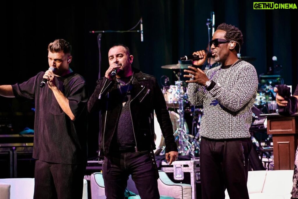 Chris Kirkpatrick Instagram - What a night Arizona! Thanks everyone for coming out. Enjoyed sharing the stage with all of you! @shawnstockmanofficial @nickcarter @wanyamorris @realjoeyfatone #theafterparty 📸: @theshowtographer Chandler, Arizona