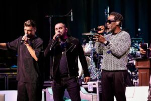 Chris Kirkpatrick Instagram - What a night Arizona! Thanks everyone for coming out. Enjoyed sharing the stage with all of you! @shawnstockmanofficial @nickcarter @wanyamorris @realjoeyfatone #theafterparty 📸: @theshowtographer