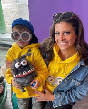 Chris Kirkpatrick Instagram - Thank you to @unistudios for the tickets! It was just what we needed! 🤡
#UniversalStudiosHollywood #familytime #ad #minions #LA