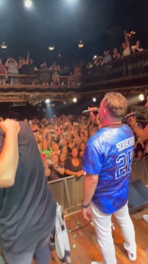 Chris Kirkpatrick Instagram - My MTV TRL reunion and or boyband salad on the Pop 2000 Tour w/ host Chris Kirkpatrick from NSYNC, OTOWN, BBMAK & LFO at the House of Blues in Cleveland! Epic show and so much fun to catch up with old friends! #pop2000tour #otown #bbmak #LFO #NSYNC #namedropshow