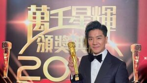Chris Lai Instagram - 《馬來西亞我最喜愛綜藝及資訊節目》
第一次以監制身份拿取獎項
真的很感動
再次感謝 所有喜愛這個節目的馬來西亞觀眾
多謝所有支持這個節目的客戶
多謝Tvbi所有同事
多謝Astro
多謝所有工作人員
多謝綜藝科所有兄弟姊妹
多謝我最愛的嘉賓及主持
@aliaime @anjoekoh @itstiffanylau @akichanisme @wongtsuiyu @sammkoling @nicolelai.8o4 @debbiegoh1108 @jessyelgk @frebrikkker
#隨懿深度行 
#心度遊