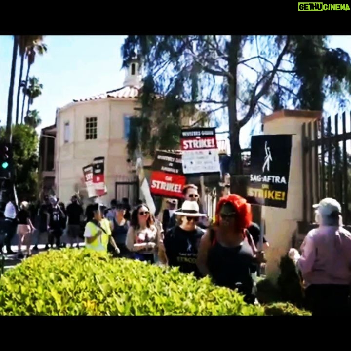 Chris Lamica Instagram - Picketing in solidarity with the writers and actors all across the country, as a proud member of @sagaftra Slide 1: Chopping it up with the homie @benanorris Slide 2: In action (Video credit: Barry King) Slide 3: ✊🏻✊🏻✊🏻 #sagaftra #sagaftrastrong #sagaftrastrike Warner Brother Studios