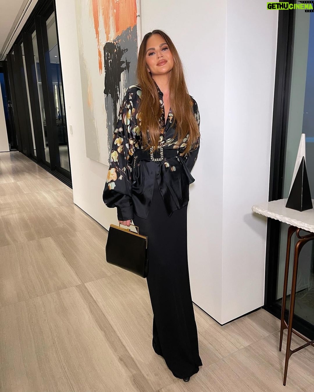 Chrissy Teigen Instagram - 🖤 @hairinel @novakaplan @alanavanderaa