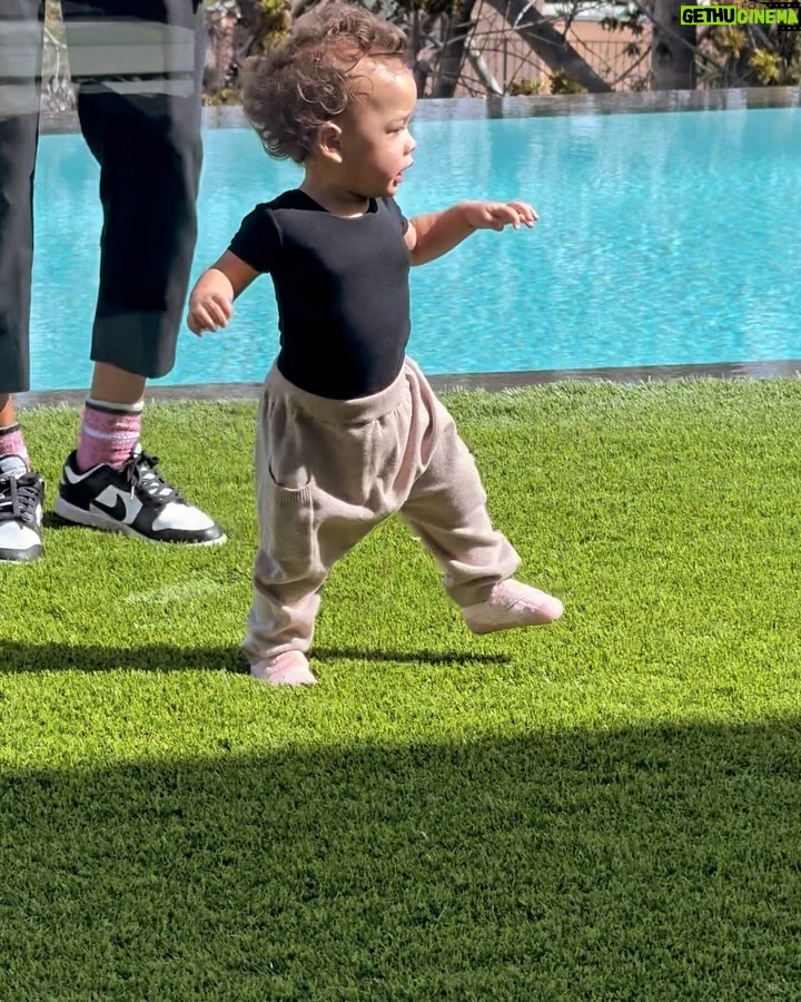 Chrissy Teigen Instagram - happy Sunday, everyone 🥰