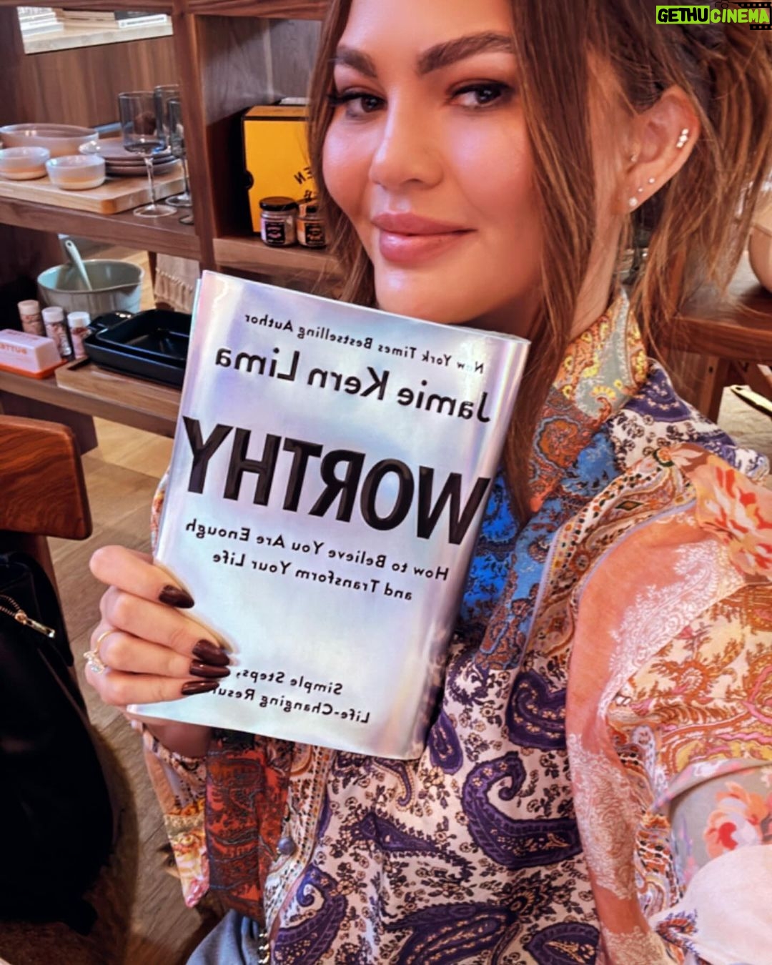 Chrissy Teigen Instagram - happy Sunday, everyone 🥰