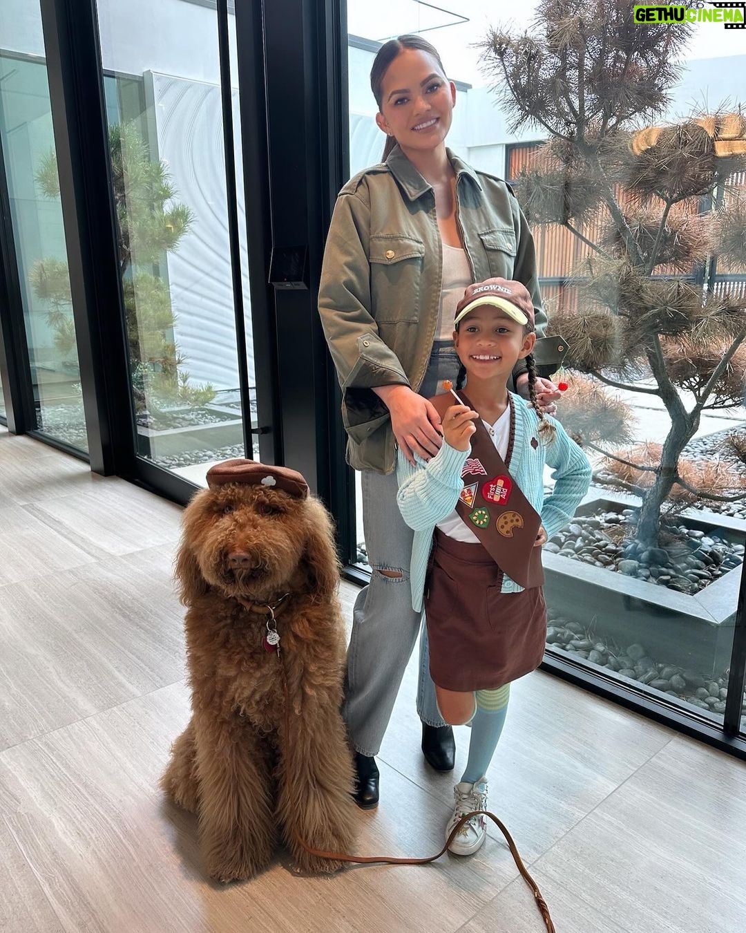 Chrissy Teigen Instagram - Beverly Hills - what a thrill!!!