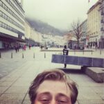 Christian Mikkelsen Instagram – Tilbake i min favoritt-overskyede-by, Bergen, for å gjøre stand up på Ricks i kveld og i morgen! Ta gjerne turen om du er lei av Fløienturer og slagsmål på Fotballpuben! #standupbergen