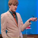 Christian Mikkelsen Instagram - Mange har gratulert meg med ny jobb i BBC, men det er ikke meg, det er James Acaster! Men jeg har fått meg ny jobb som kartselger, se bilde 2. Bonusbilde 3: 2x @lewiscapaldi med røde briller. PS! Spiller show med @baremoroimpro i Trondheim i MORGEN! Link i stõry og biō.
