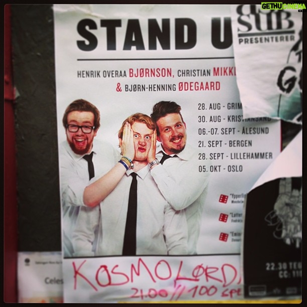 Christian Mikkelsen Instagram - Det skjer i kveld i Bergen! @henkeob #klubbkosmo #hvorforsitterduisofaena