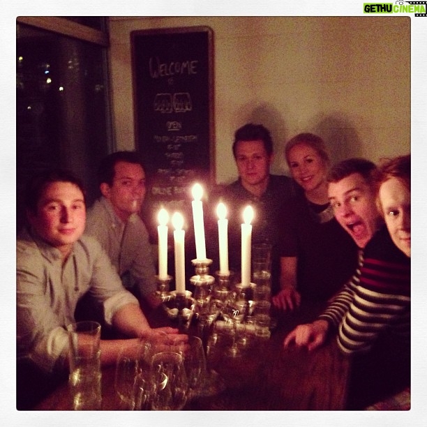 Christian Mikkelsen Instagram - Styret på tur! Dekadent, hyggelig og akkurat passe rølpete.