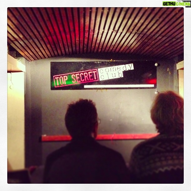 Christian Mikkelsen Instagram - Impro i London! #impro #london #baremoroimpro
