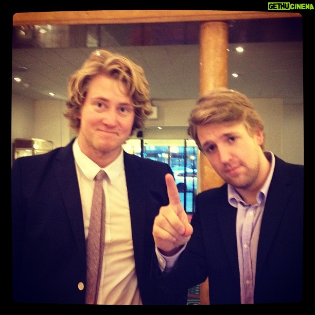 Christian Mikkelsen Instagram - BMI erobrer det store utland! "et hotellrom takk!" #københavn Grand Hotel Copenhagen