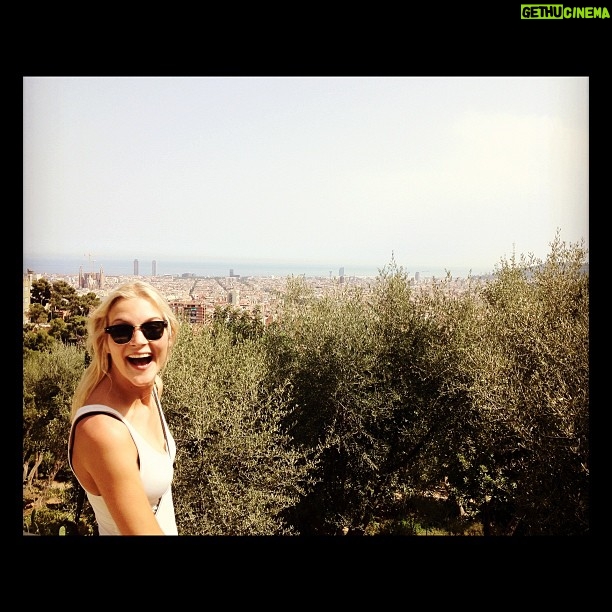 Christian Mikkelsen Instagram - Gaudiparken, Barcelona! @celiamellem #parkgüell #barcelona
