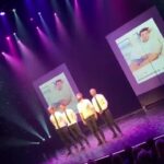 Christian Mikkelsen Instagram - I morgen er det premiere på Verdens Beste Show med @baremoroimpro 🥳 Da kan du blant annet få denne Jan Thomas-lettkleddbilde-kavalkaden med mer kontekst, og 19 andre numre! Tagg en som trenger mer Jan Thomas-firstemt i livet sitt.