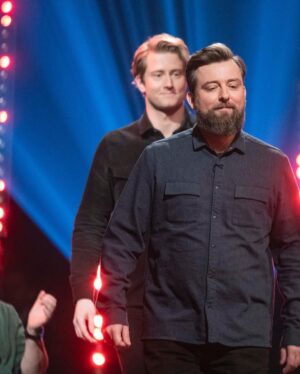 Christian Mikkelsen Instagram - Schniper en kjapp tur innom Lindmo i dag for å snakke om handelsbalansen, krystallhealing og litt om Verdens Minste Kommentatorboks! I morgen spiller jeg show i Stavanger med @baremoroimpro! Kom! Link i störy og biö.