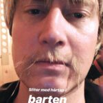 Christian Mikkelsen Instagram – Det er duket for Louis Theroux og miljø-krise når episode 3 ooog 4 av Strømmeland nå ligger i NRK-spilleren! Sjekk det ut og tagg en venn med jævla lange armer som liker dokumentarserier!