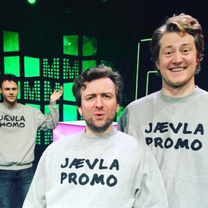Christian Mikkelsen Instagram - Det er ofte mye stigma rundt det å promotere seg selv i sosiale medier, men det ønsker vi å gjøre noe med! Vi skammer oss derfor ikke over å promotere at det er premiere på Martin og Mikkelsen på NRK1, 22.30 🎉🎉🎉 #jævlapromo @nrkmartinogmikkelsen