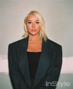 Christina Aguilera Instagram - Laced up 🖤💋