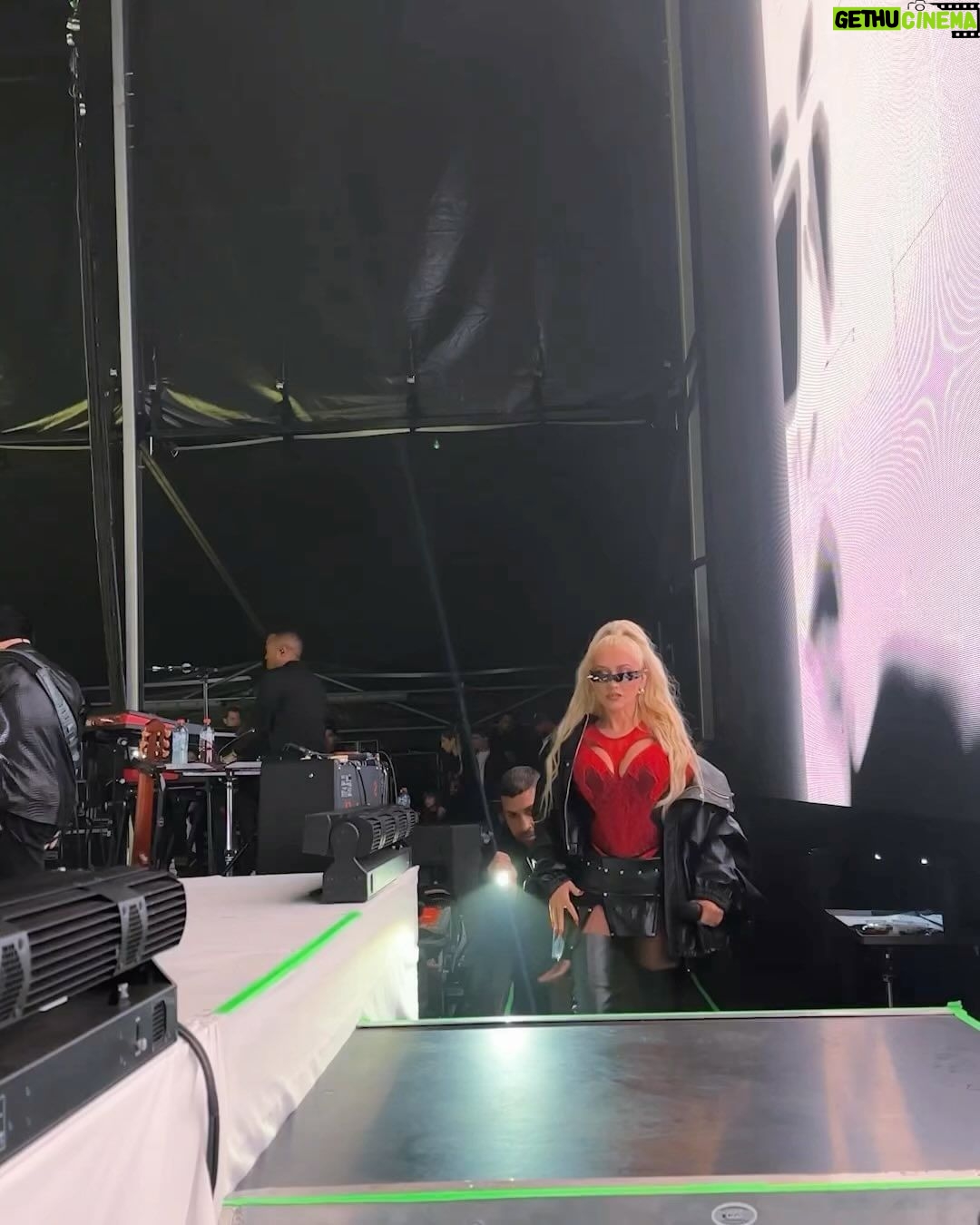 Christina Aguilera Instagram - Melbourne I LOVE YOU ❤️🔥