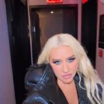 Christina Aguilera Instagram - New York is calling 🍎🌈 #nycpride