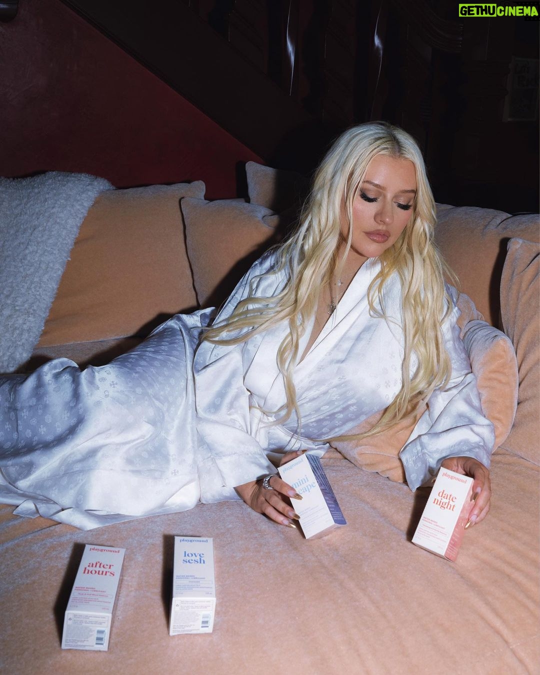 Christina Aguilera Instagram - 6/9 💕✨