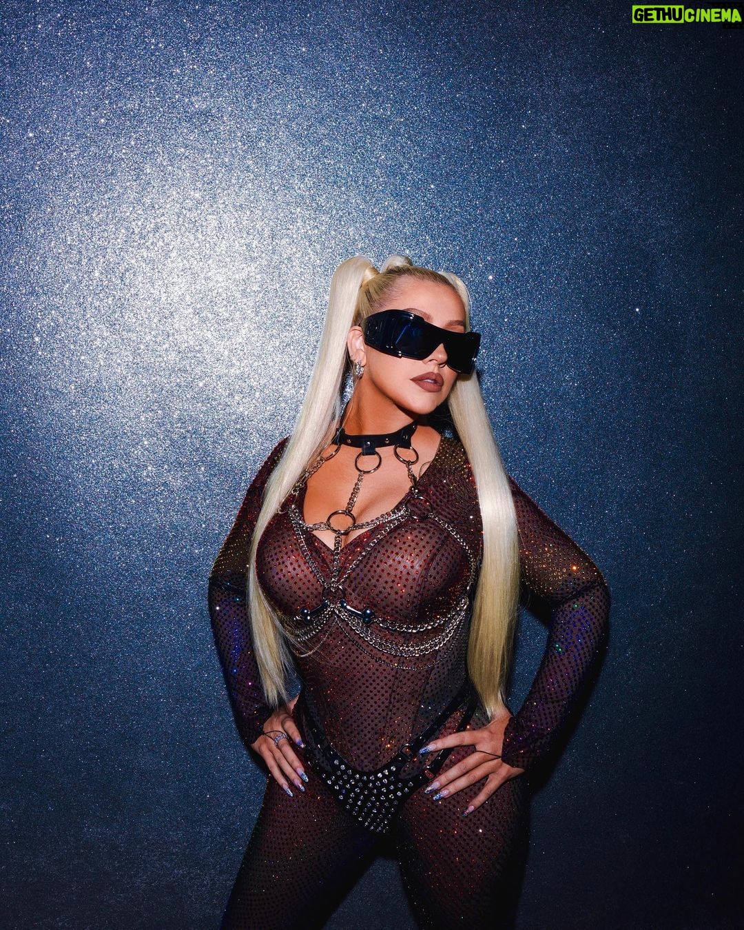Christina Aguilera Instagram - show modeππ
π¦