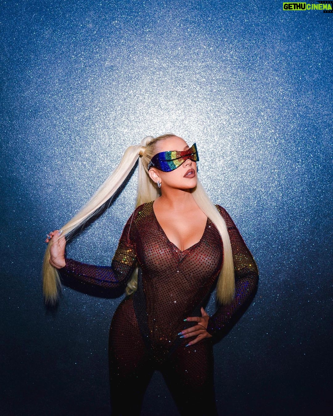 Christina Aguilera Instagram - show modeππ
π¦