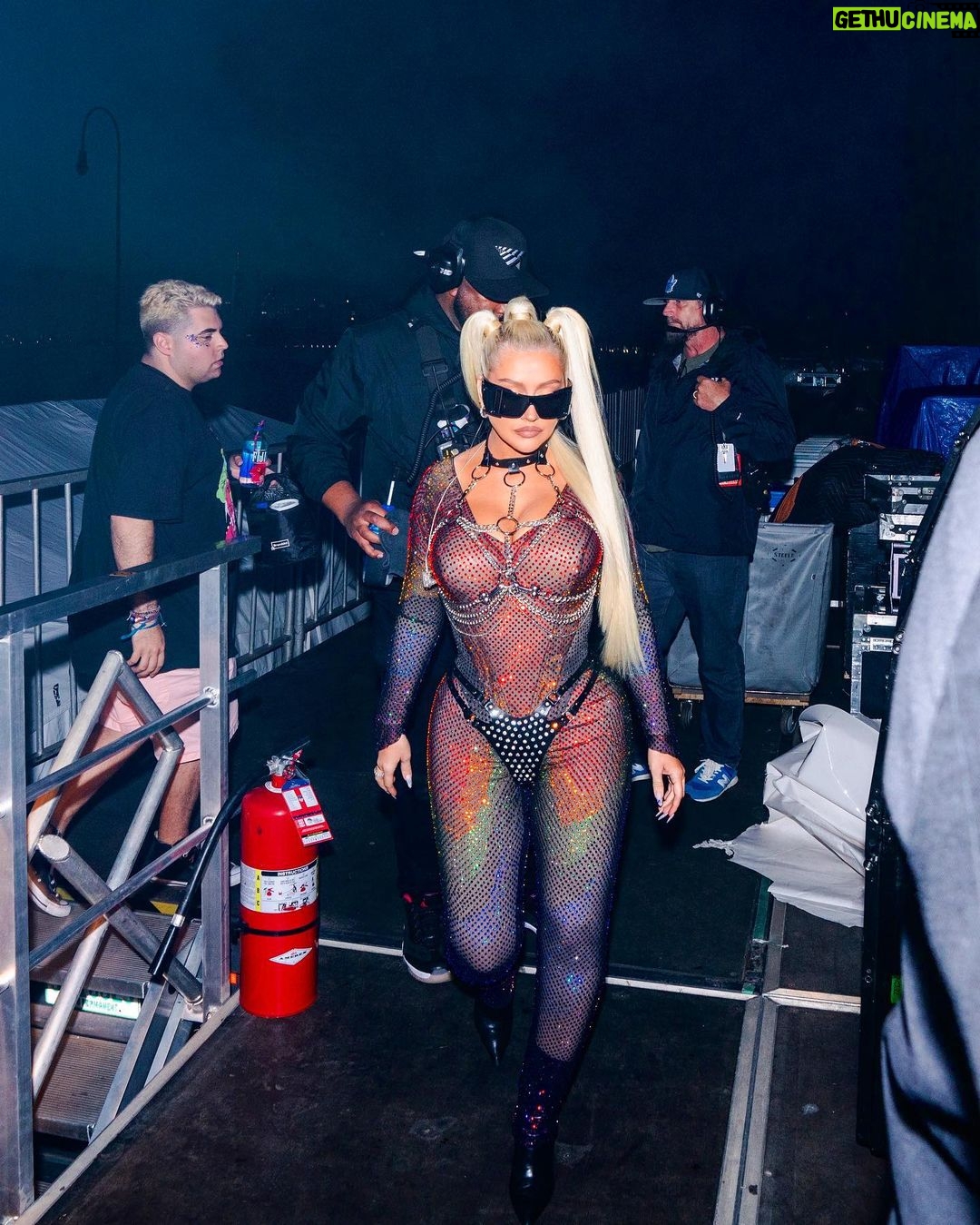 Christina Aguilera Instagram - show modeππ
π¦