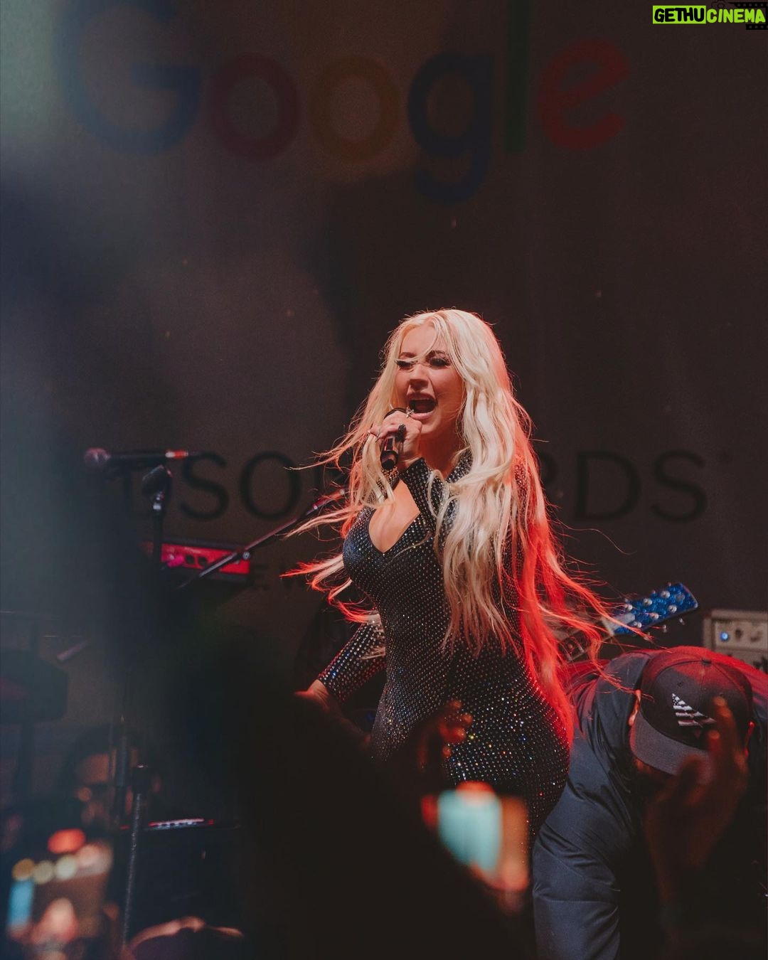 Christina Aguilera Instagram - Stonewall Day 2023 🏳️🌈 Such an honor, thank you New York ✨ New York, New York