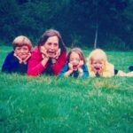 Christina Wolfe Instagram - Feliz día de la madre a la más cariñosa y generosa del mundo! Te queremos un montón ❤️Happy Mother’s Day to this superwoman 🌸🥰🐸