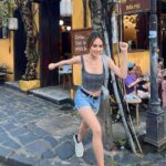 Cinta Laura Kiehl Instagram - Welcoming 2024 with street food, a good mood and a wholesome spirit. ✨🤍 Hoi An, Vietnam