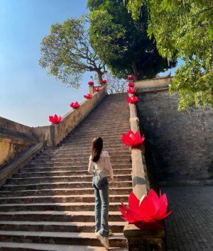 Cinta Laura Kiehl Instagram - Tourist-ing to wrap up the year. 🇻🇳