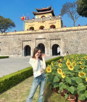 Cinta Laura Kiehl Instagram - Tourist-ing to wrap up the year. 🇻🇳