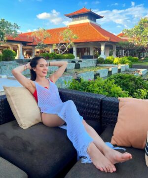Cinta Laura Kiehl Instagram - Quick Christmas trip to Bali. Now off elsewhere. 
Kira-kira aku tahun baru kemana? ✨
