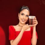 Cinta Laura Kiehl Instagram - Another surprise from Fore Coffee! Setelah sukses jadi the new crowd favorite, seri Buttercream Temptations ini ada menu baru lagi yang namanya Buttercream Choco Mint. Aku berkesempatan untuk nyobain menu baru mereka juga and it tastes really good! Imagine a dark chocolate dessert in a cup with a hint of minty freshness. Try it and let me know what you think! #ForeCoffee #ButtercreamTemptations