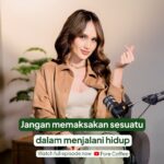 Cinta Laura Kiehl Instagram - “Jangan pernah memaksakan sesuatu dalam hidup. Kerja keras untuk mendapatkan sesuatu tapi let things happen on their own!” — Cinta Laura Kiehl, Social & Sustainability Ambassador of Fore Coffee! ☕️ Kira-kira lagi ngomongin apa ya ini? 🤔 Yuk, tonton cerita selengkapnya di #FOREcast special episode bareng aku @claurakiehl & @guffperdana! 🔥 Cuma di channel YouTube Fore Coffee! 😬 #forecoffee Jakarta