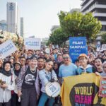 Cinta Laura Kiehl Instagram - WORLD CLEAN UP DAY 🌏 Terima kasih @worldcleanupdayindonesia dan @bahariandy sudah mengajak aku dan temen-temen dari @maharaksabiru untuk sama-sama melakukan aksi bersih-bersih TERBESAR dunia! 🤍 Dengan acara-acara seperti ini aku harap masyarakat bisa sadar bahwa kerusakan alam yang kita hadapi akibat sampah adalah masalah DARURAT yang sudah berdampak terhadap kesehatan, perekonimian dan kesejahteraan kita semua! Kita harus merubah habit-habit buruk kita SEGERA sebelum terlambat! Let’s act TOGETHER and let our actions be rooted in LOVE, love for each other and love for our planet. 🫶 #actoflove #kita13juta 📸: @yudiafrn Jakarta, Indonesia