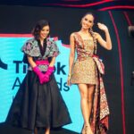 Cinta Laura Kiehl Instagram - Senang sekali bisa menjadi jury Tiktok Awards tahun ini dan membaca nominasi dengan seseorang yang sangat aku kagumi, Ka @merryriana. 🤍 Kemarin aku membaca nominasi untuk “Best of Learning and Education” karena aku percaya social media bisa menjadi tempat kita belajar untuk menambah skill dan wawasan. Aku harap kedepannya lebih banyak content creator akan memikirkan dampak dari content yang mereka buat terhadap masyarakat dan berusaha lebih keras lagi untuk memberikan pesan yang positif melalui karya mereka. ✨ Jakarta, Indonesia