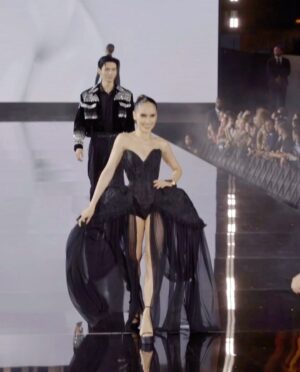 Cinta Laura Kiehl Instagram - Walked my worth on @lorealparis’ Le Défilé runway with so many people I have admired throughout my life. I have no words to describe how honored I feel to have been able to represent Indonesia 🇮🇩 on this very special night. A night where, we as women, are given the opportunity to show the world what we stand for!

My wish is simple. I hope that women worldwide, will continue to support and lift each other up, so that one day, every woman  will realize their worth. 

We’re worth it. 🤍

#ledefileloreal #walkyourworth #lorealparispfw #lorealparispwfid